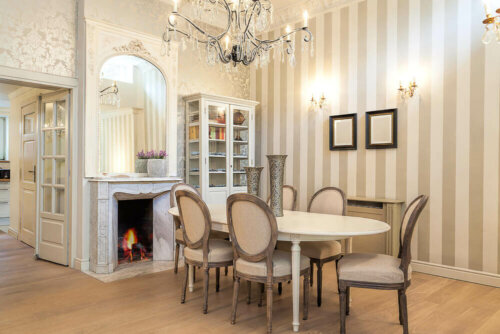 A glamorous dining room.