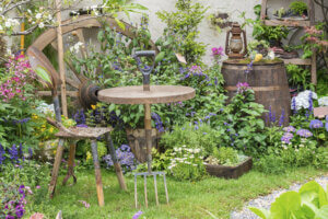 Six Satisfying Outdoor Decoration Projects