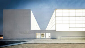 A Madrid sport center designed by Alberto Campo Baeza.