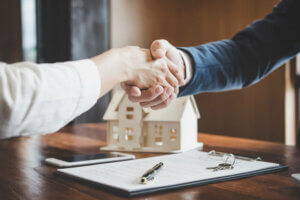 Selling an Apartment? Reasons to Go to a Real Estate Agency