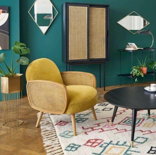 Cane furniture became popular in England in the 17th century.