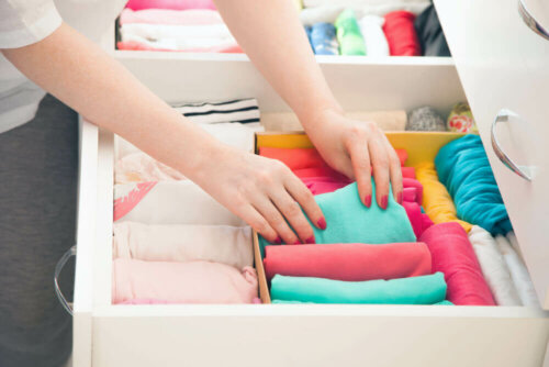 Folding in a special way can help organize your wardrobe.