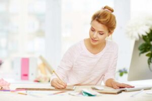 How to Know If Your Interior Designer Is Scamming You