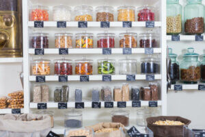 How to Decorate a Food Store Effectively