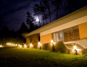 Outdoor lighting: wall lights.