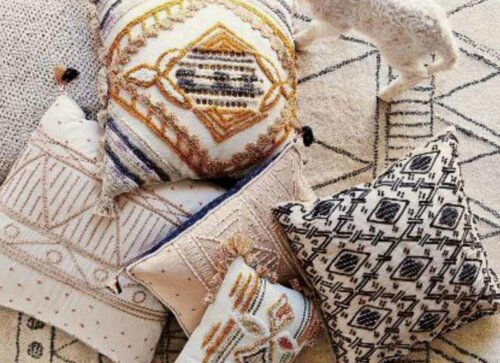 Some geometric patterned pillows.
