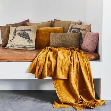The color chre on bed linens