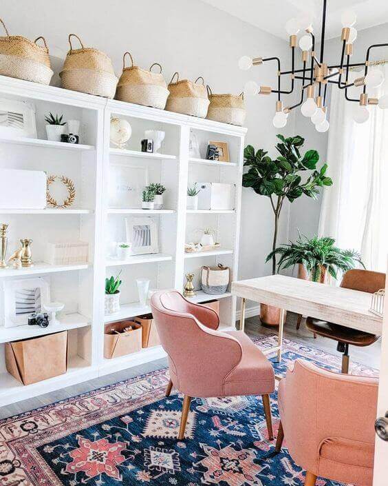 An image representing feminine-style workspaces.