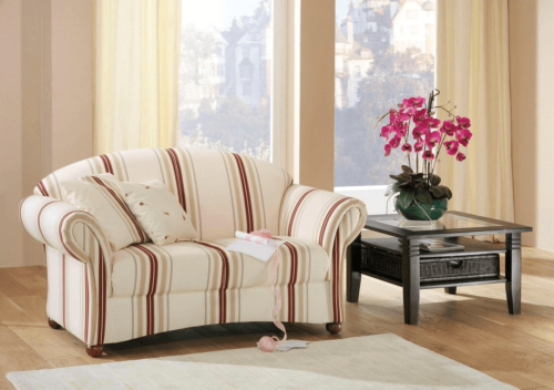 Using Striped Sofas to Decorate Your Living Room - Decor Tips