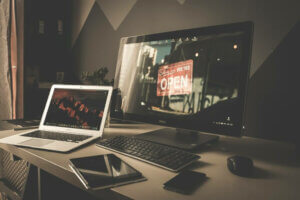Advantages and Disadvantages of Having a Desktop Computer