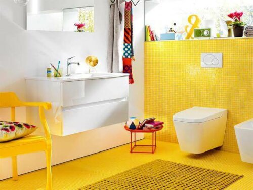 A yellow bathroom.