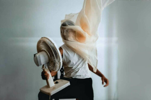 5 Tricks to Naturally Cool Down Your House in Minutes