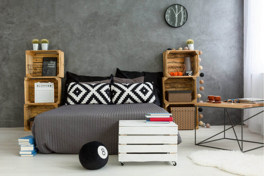 How to Decorate by Reusing Things From Around the House