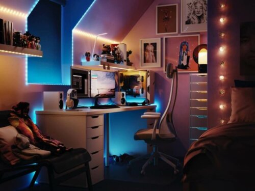 A bedroom with a lot of lights.