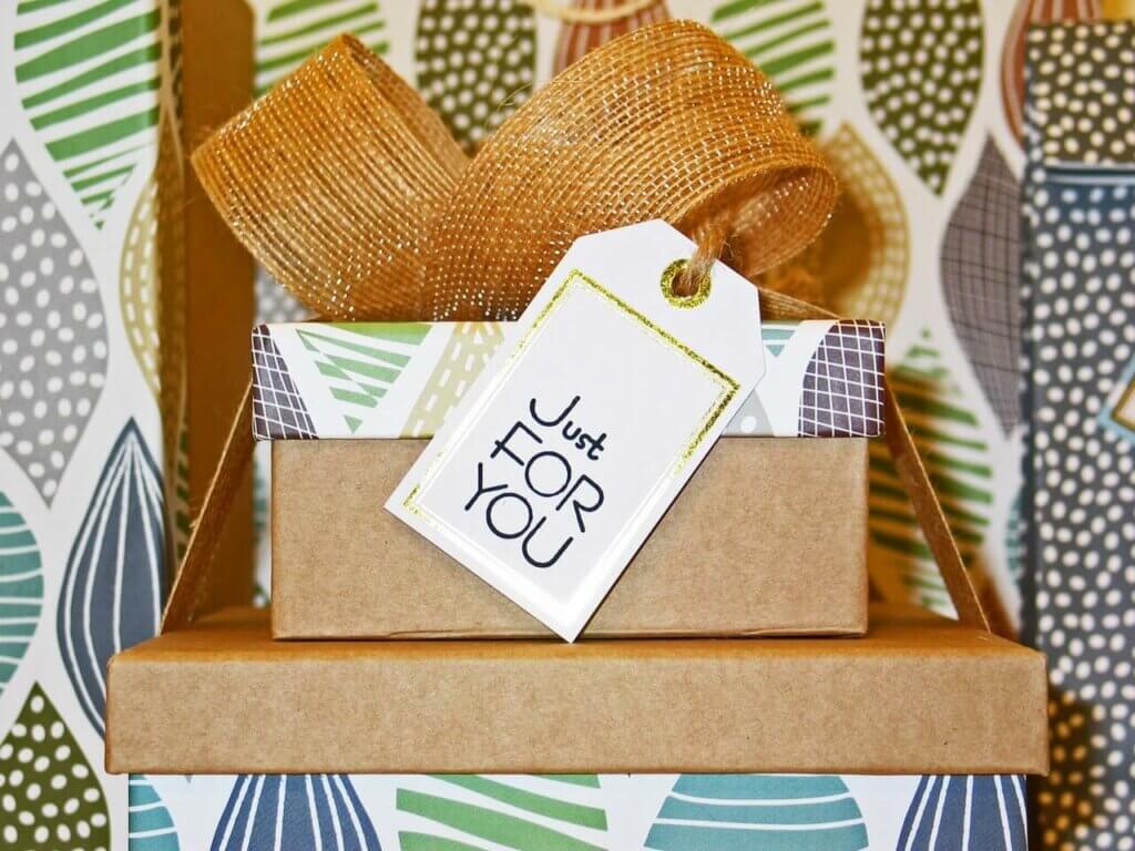 Gift wrapping tags in their box.