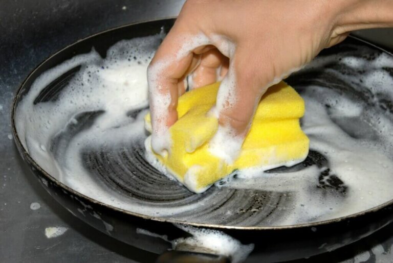 Ways To Keep Your Pots and Pans Spotless