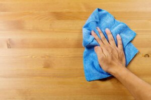 Recommendations for Waxing Wood