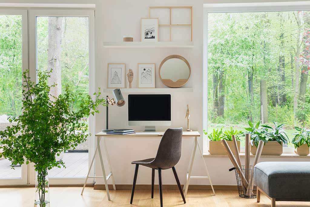 Home office windows: location and ways to cover them