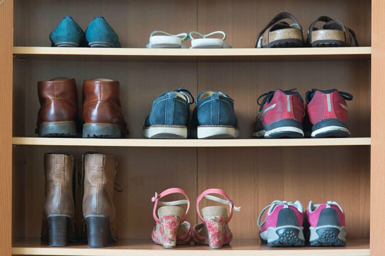 6 Tricks to Remove The Bad Smell From The Shoe Rack