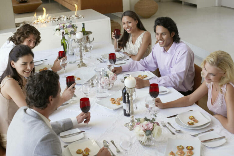 Types of Dishes: Their Different Uses and Table Etiquette