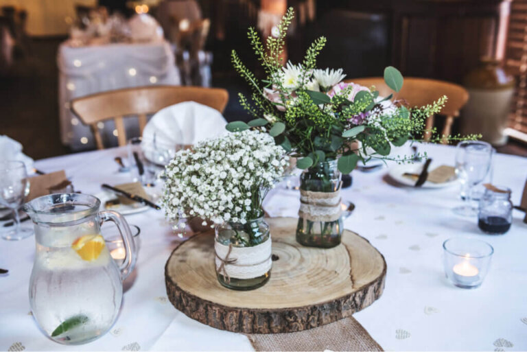 Vintage-Style Centerpieces: A Return to The Past