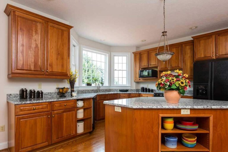 Painting Your Kitchen Cabinets: How and in What Color?