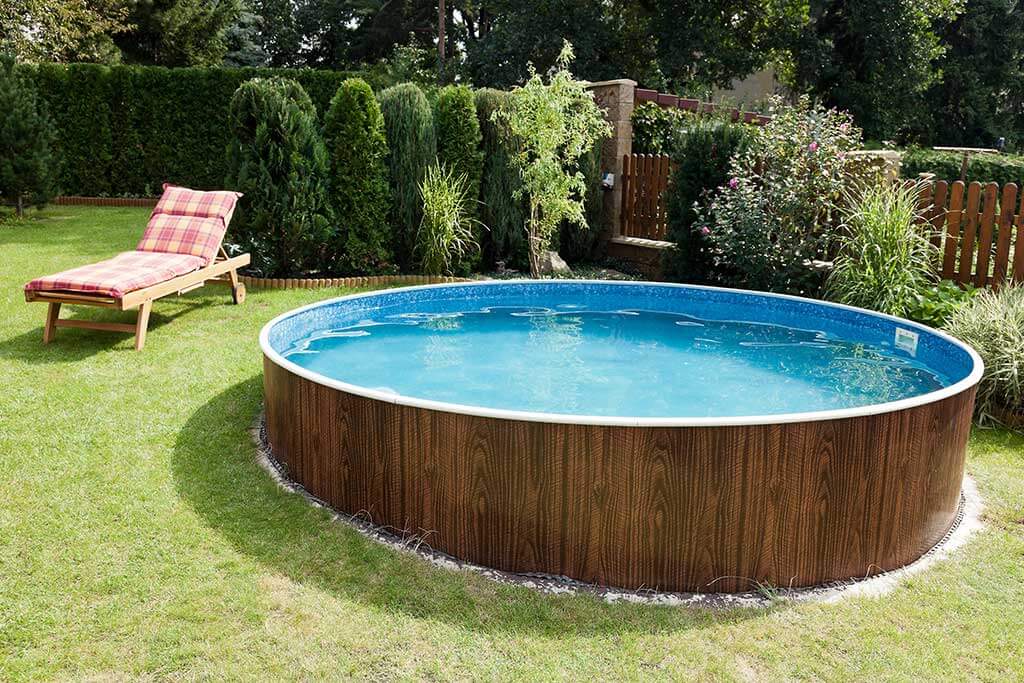 advantages and disadvantages of prefabricated pools