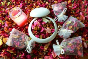 Floral Potpourri: A Decorative Element That Smells Great