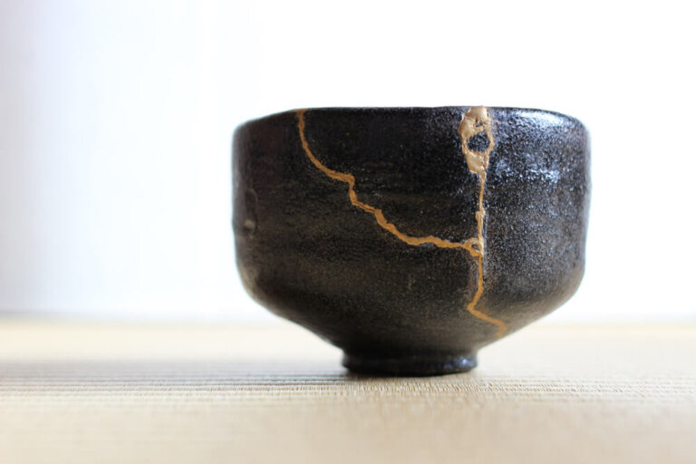 Kintsugi: Giving Ceramics a Second Chance