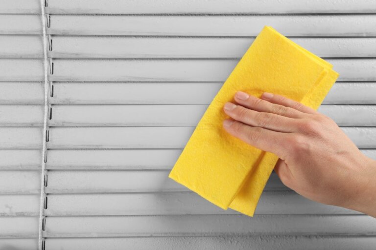 Tips for Cleaning Your Venetian Blinds