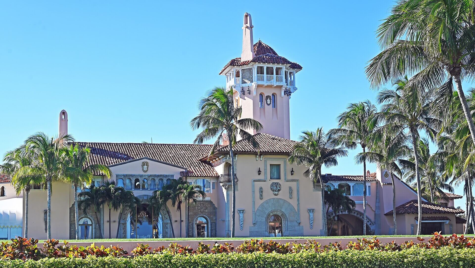 The mar-a-lago estate.